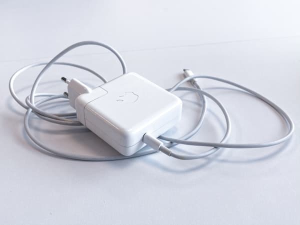 Phone Battery Draining Fast? Here’s What It Really Means (And When You Need a Battery Replacement)